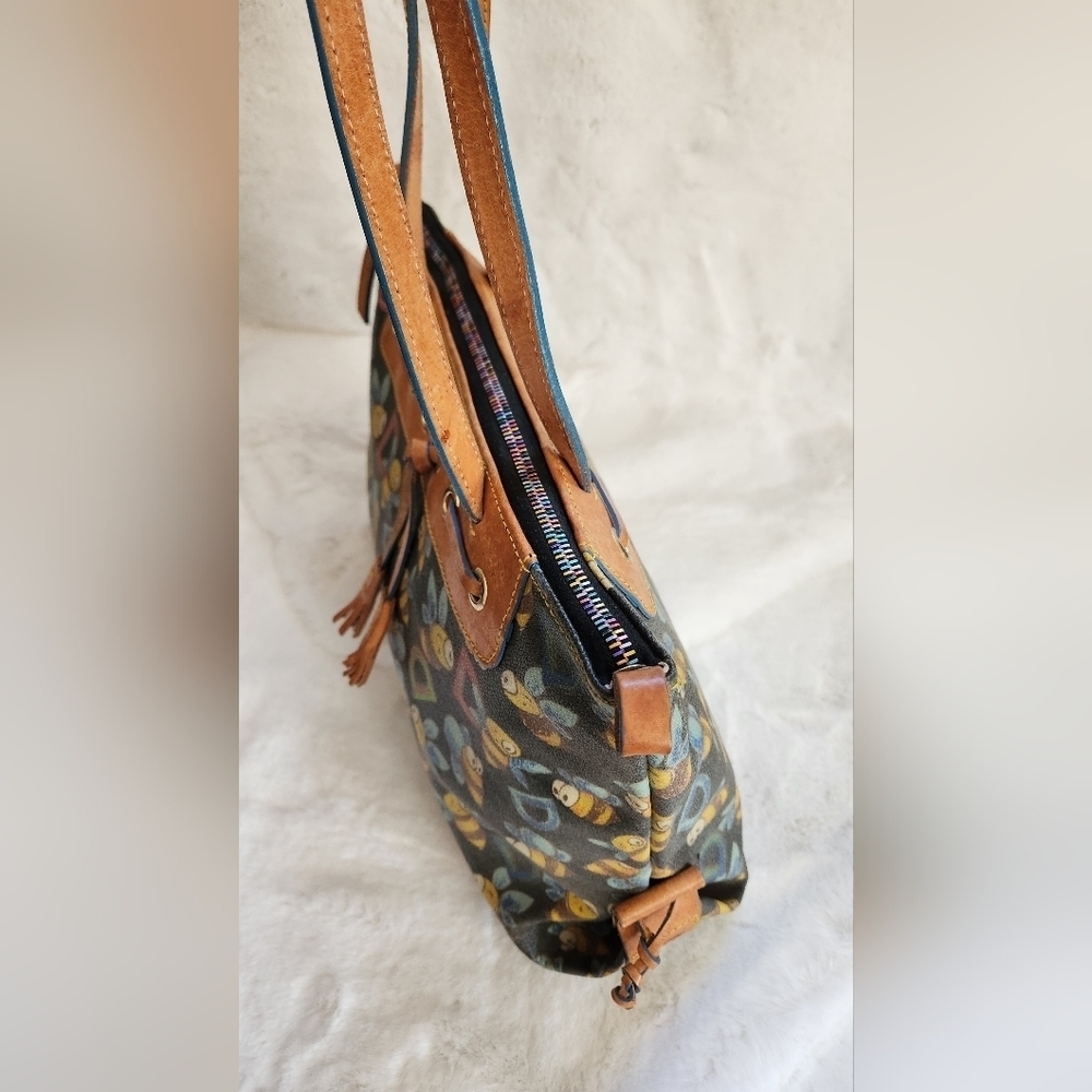 Dooney & Bourke Vintage Retired Print Black Bumble Bee Purse - Picture 3 of 16